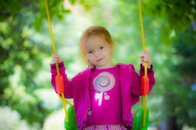 Picture This Photography | www.paigespicturethis.com | little girl on swing
